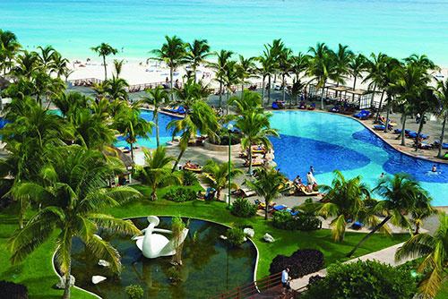 Best Hotel for Girls in Cancun